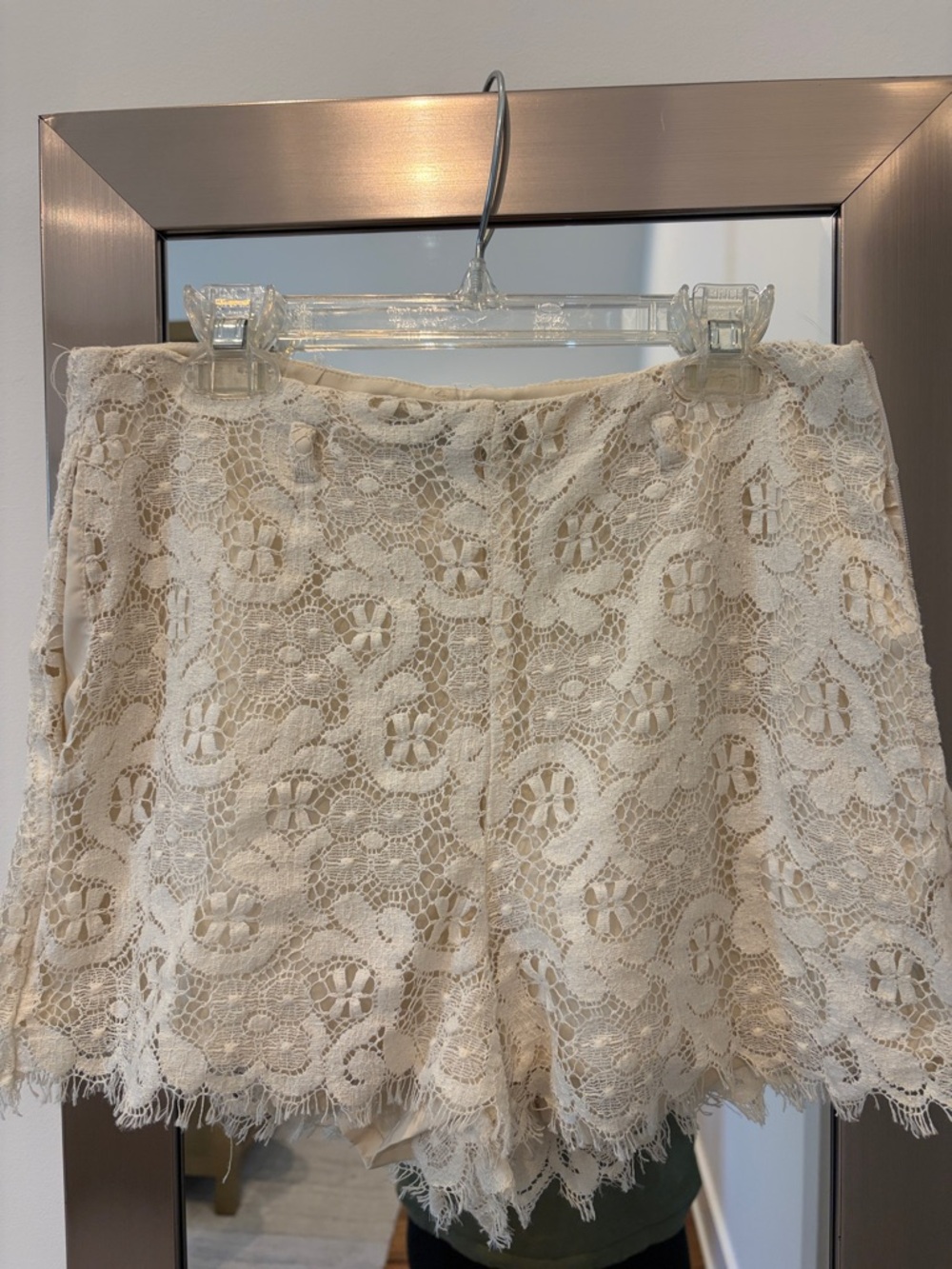 Dolce Vita Ivory Lace Scallop-Trim Shorts